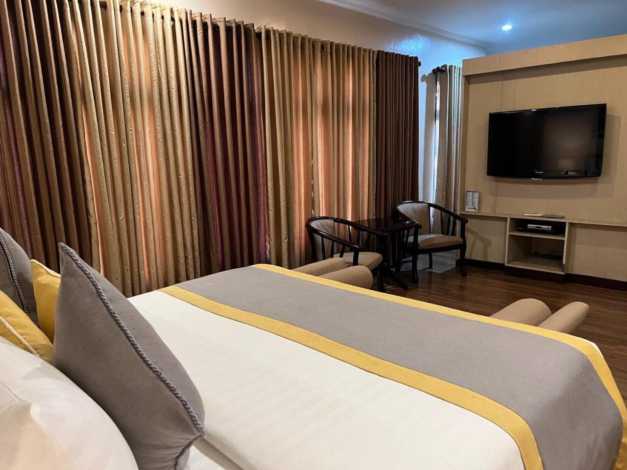 Subic Residencias Olongapo Ngoại thất bức ảnh
