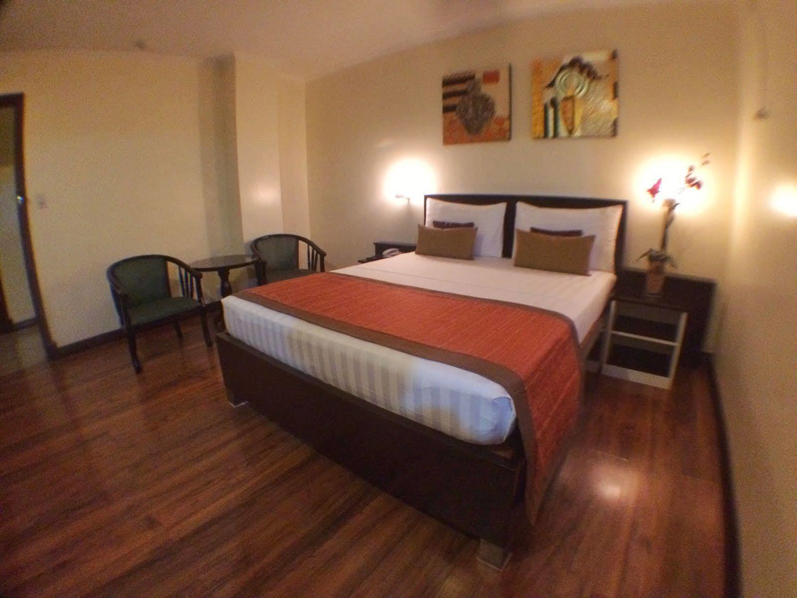 Subic Residencias Olongapo Ngoại thất bức ảnh