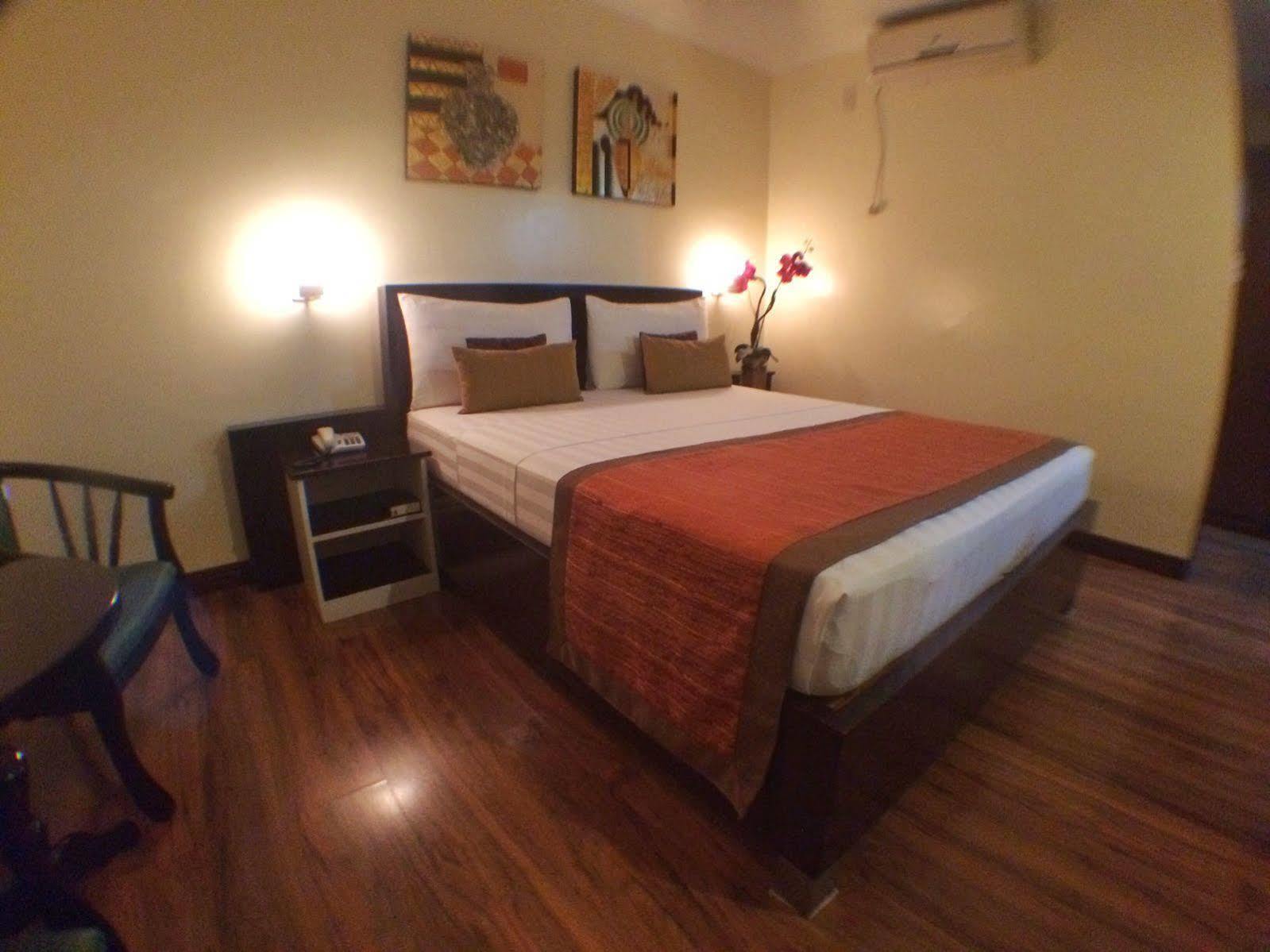Subic Residencias Olongapo Ngoại thất bức ảnh